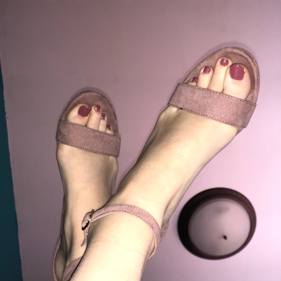 Heals - Picture 1 of 4